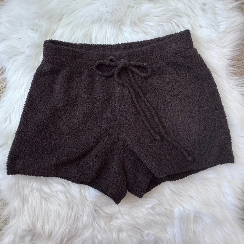 UNIQLO Size S Soft Fluffy Shorts in Dark Brown